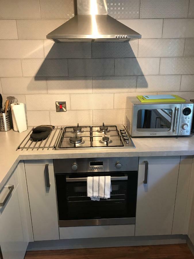 2 Crown Barton Villa Глостънбъри Екстериор снимка
